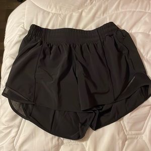 Black lululemon hotty hot shorts